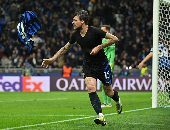 三分线外的 三分线外的